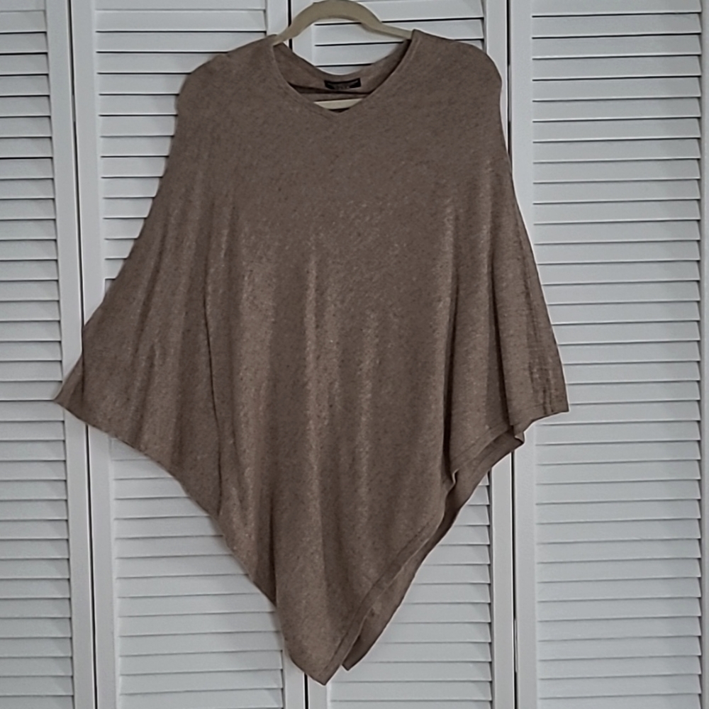 Cashmere woman's cape